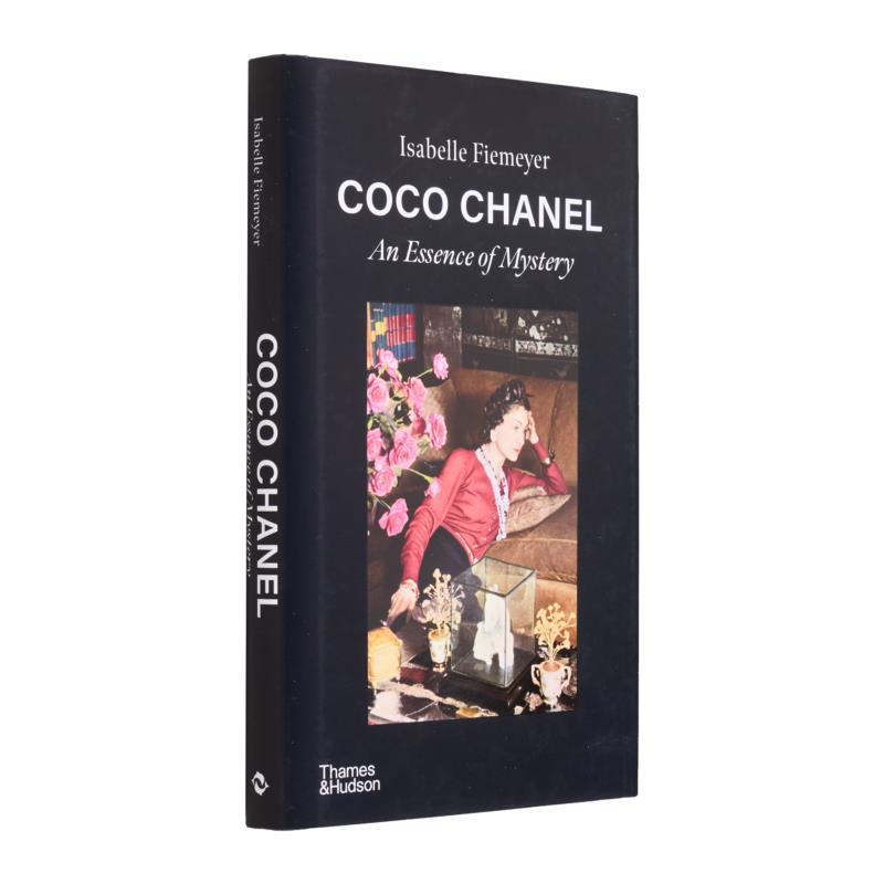 Coco Chanel An Essence Of Myst - Photography Book recension och pris